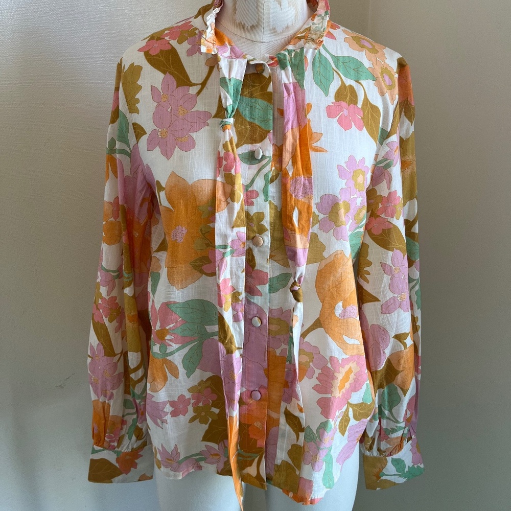 Millie, floral top, size XS